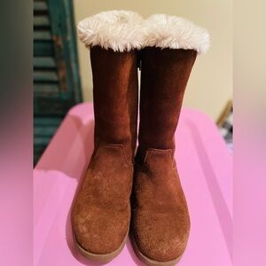 Cat and Jack Brown with Faux Fur Size 5 girls boots​​